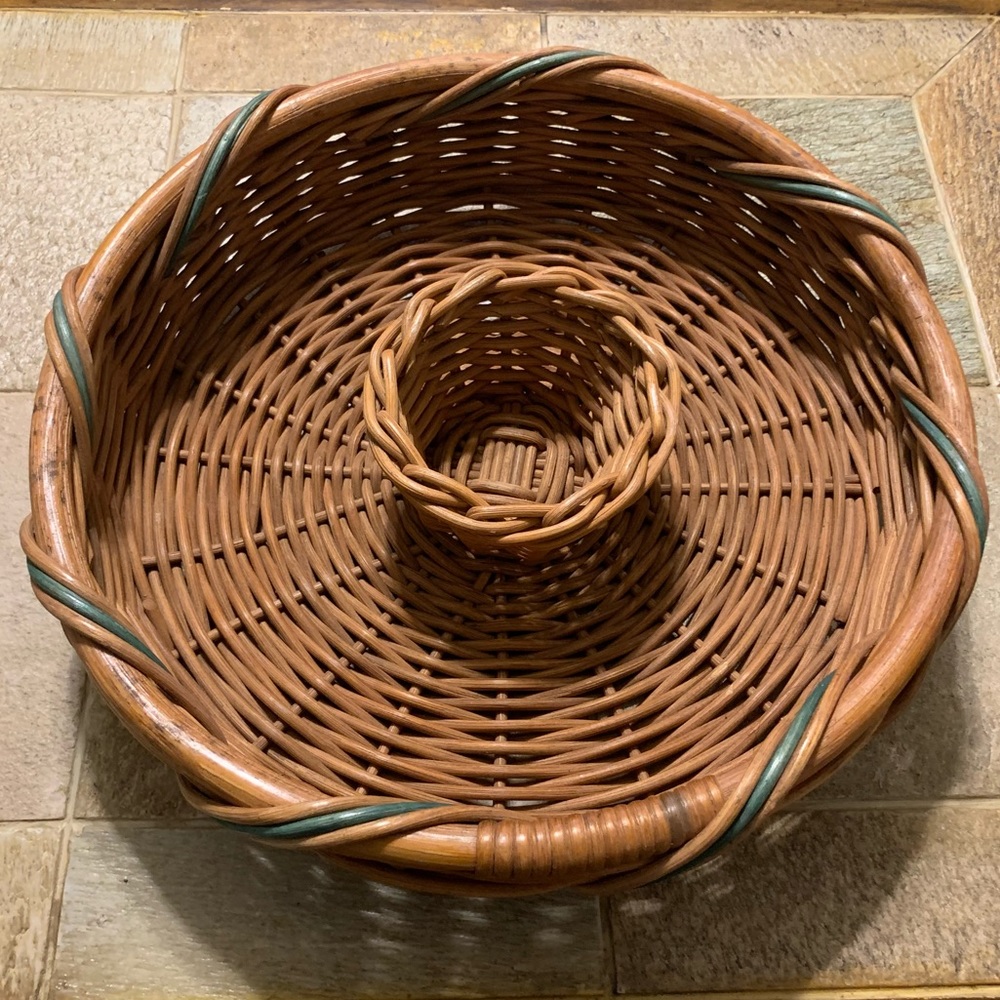 Pierre Large Heavy Duty Chip & Dip Brown with Green Wicker Basket